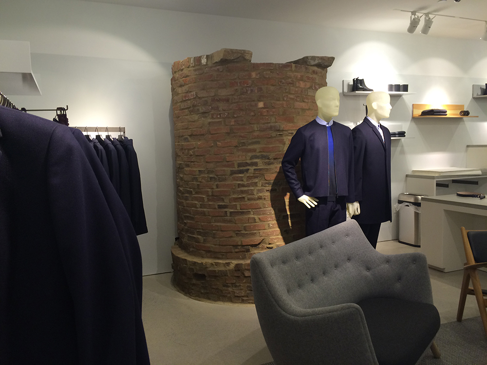 There's A 200-Year-Old Haunted Well In This Soho Clothing Store | Scouting  NY